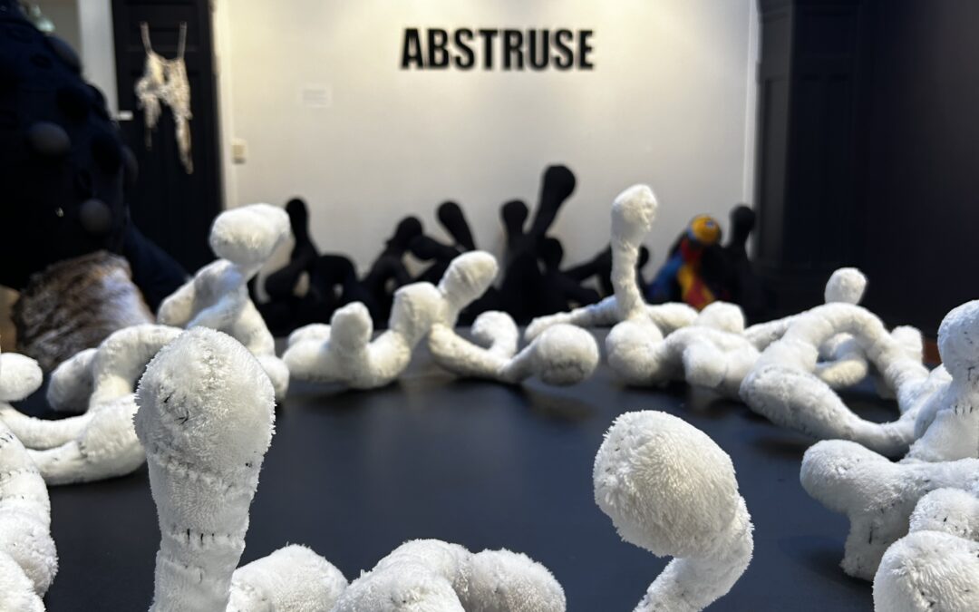 ABSTRUSE | Wouna Le Roux